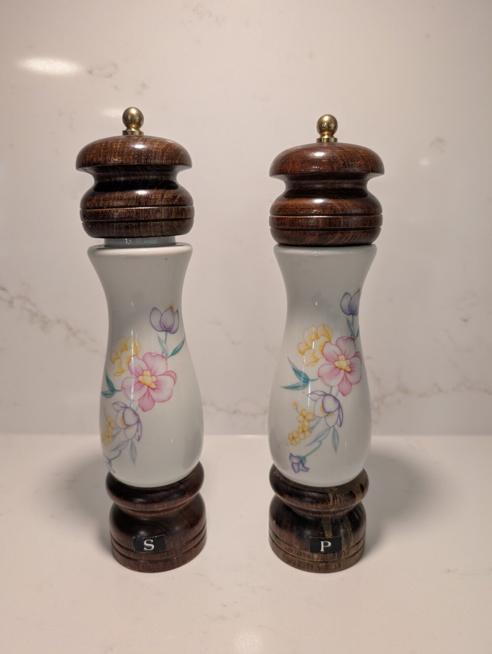 Vintage Wood and Ceramic Floral Design Salt and Pepper Grinder Set